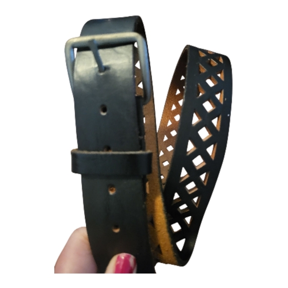 Levi's Other - Levi's Black Oil Tanned Top Grain Mens Leather Belt, Waist 36